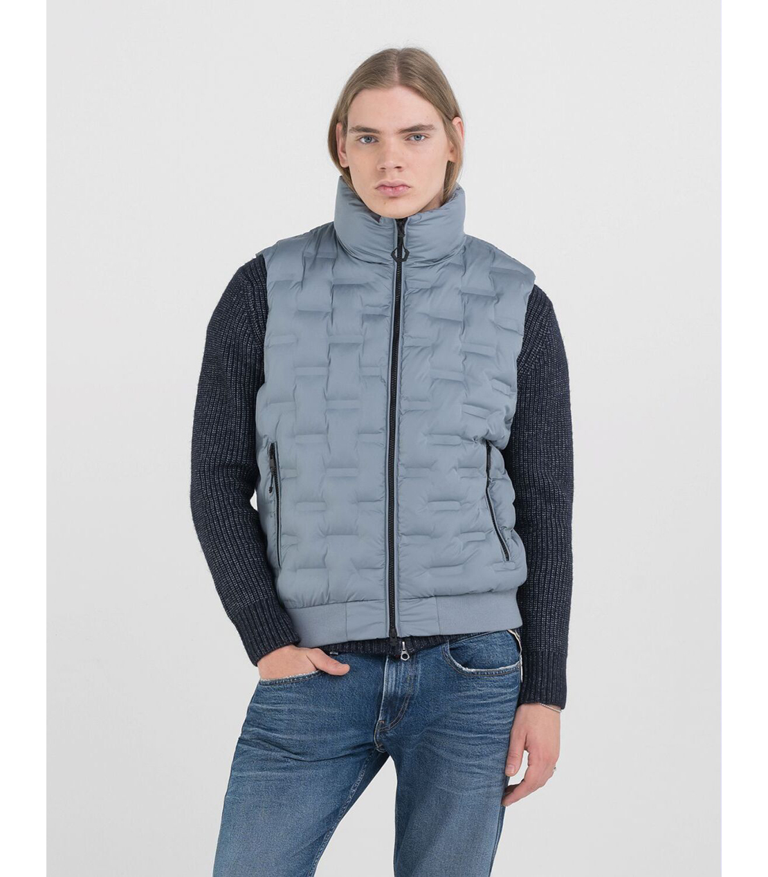 zz-M8402 000 84168_586-1.jpg?  